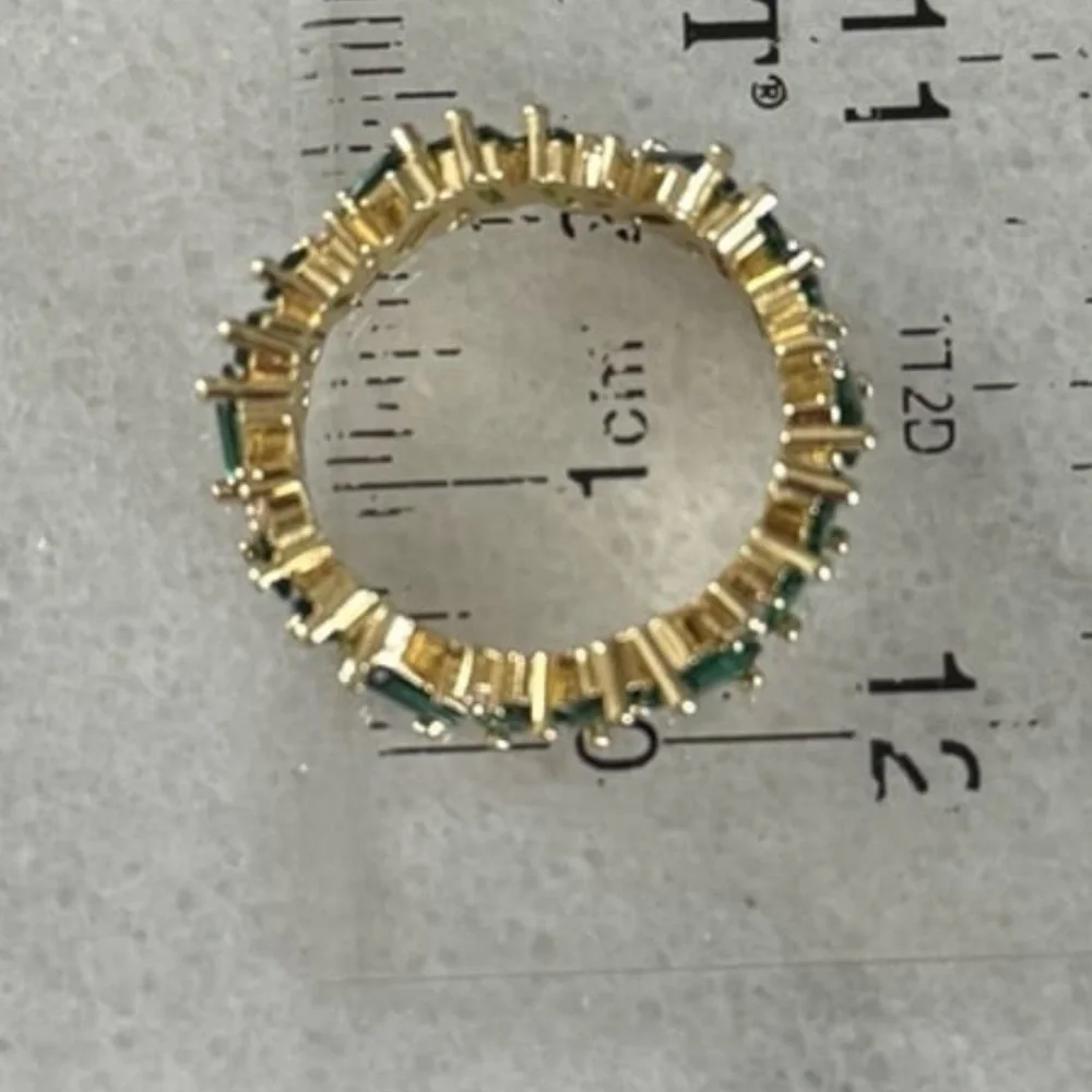 Gold Green Crystal Stacked Ring
Brand New
Size 7 - Picture 3 of 4